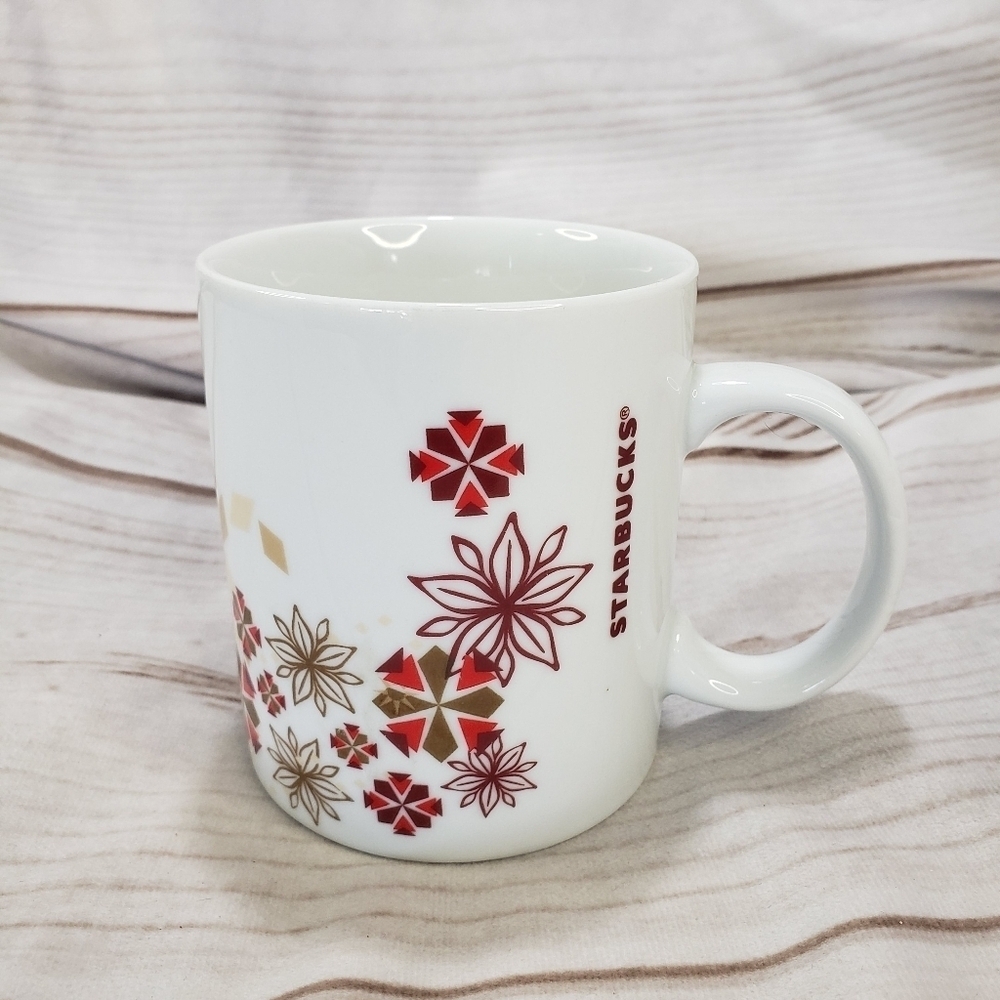 Starbucks Holiday Poinsettia Snowflake Ceramic Coffee Mug Christmas 12 Oz